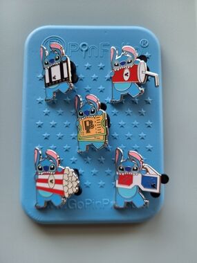 STITCH DISNEY SHANGHAI HIDDEN MICKEY Snacks Pin Set & PinFolio